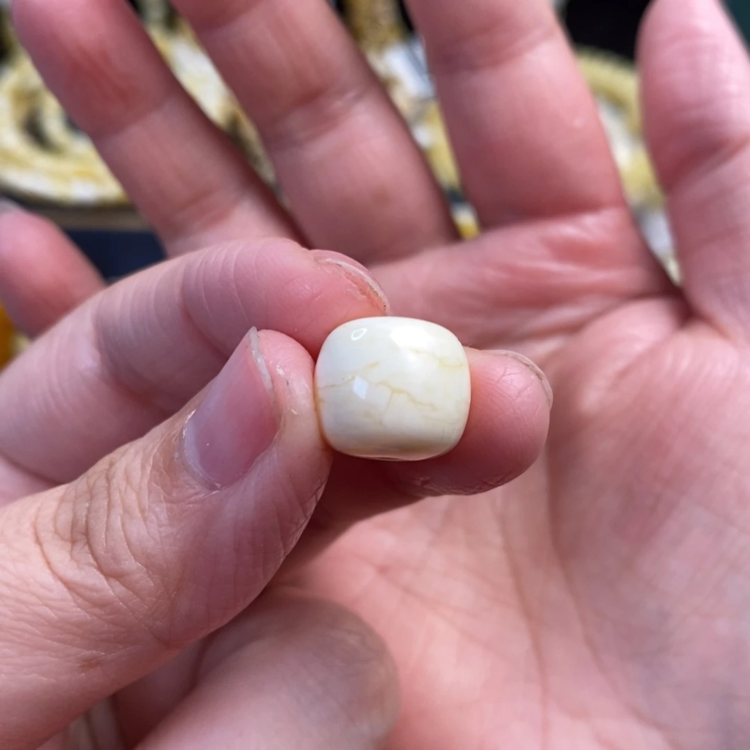 蜜蜡未镶嵌裸石瓷白虎皮纹老型单珠13