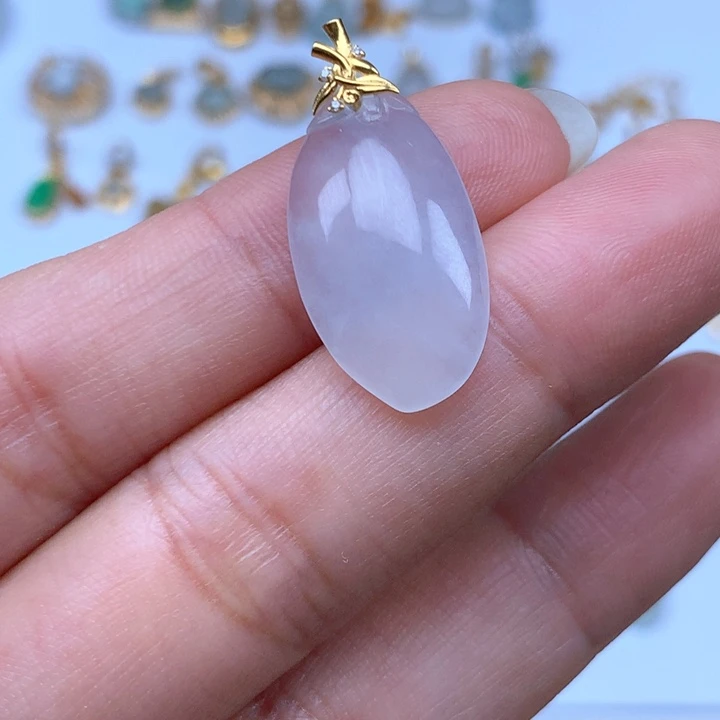 颈饰18K金镶嵌翡翠福瓜