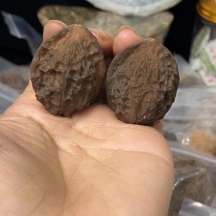 文玩核桃把件云南铁核桃基地98