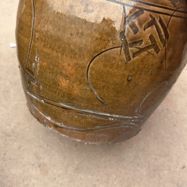 红陶袁****团马口窑罐子