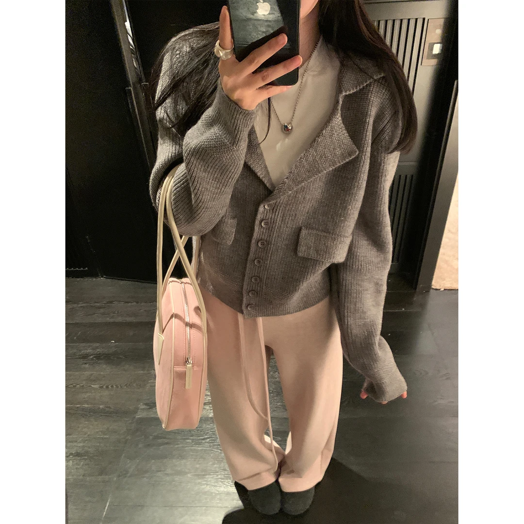 区区欧阳 高智灰调 慵懒至奢翻领毛衣外套女冬季新款宽松慵懒风针