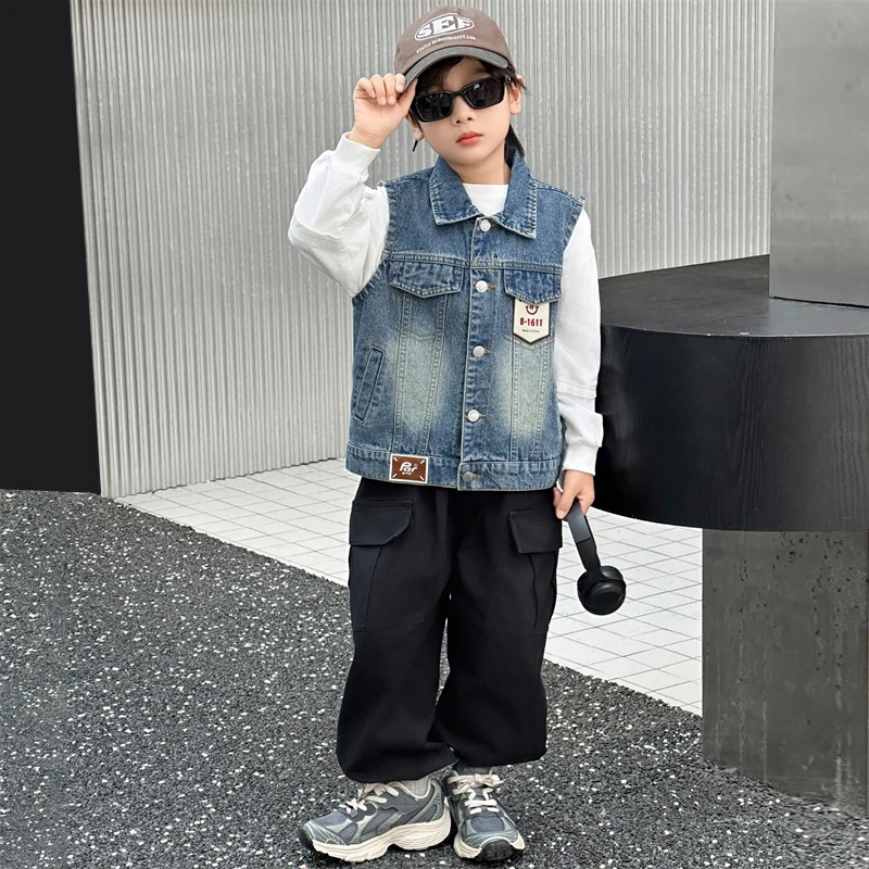 男童牛仔马甲春秋2025新款洋气痞帅贴布绣儿童坎肩中大童背心外穿