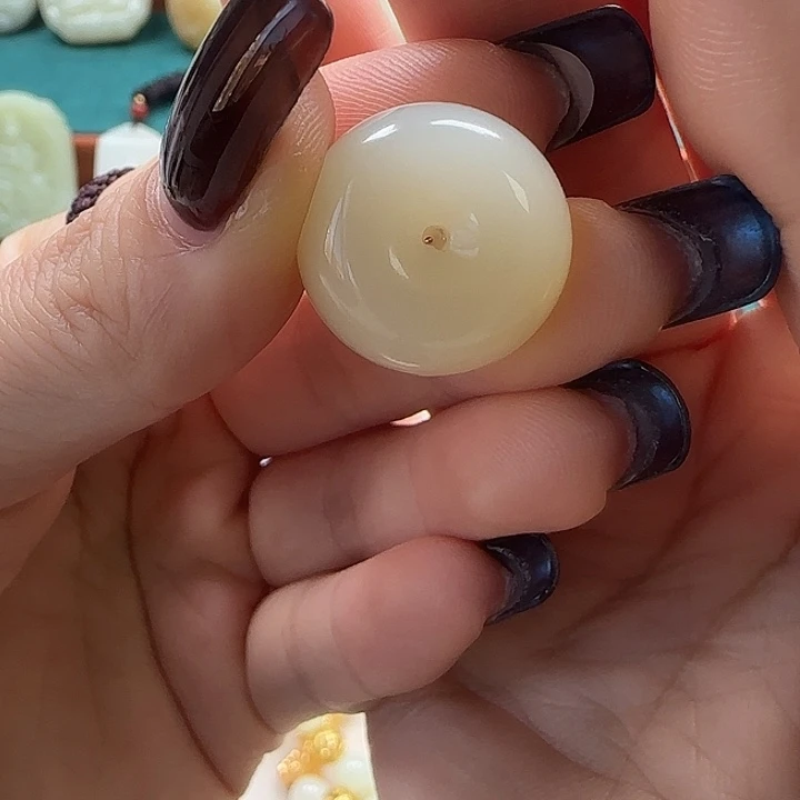 和田玉（糖玉）未镶嵌颈饰