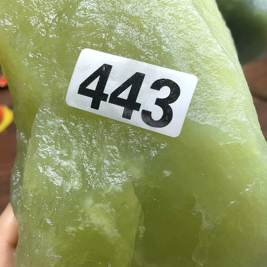 白***芍蛇纹石玉未镶嵌原石