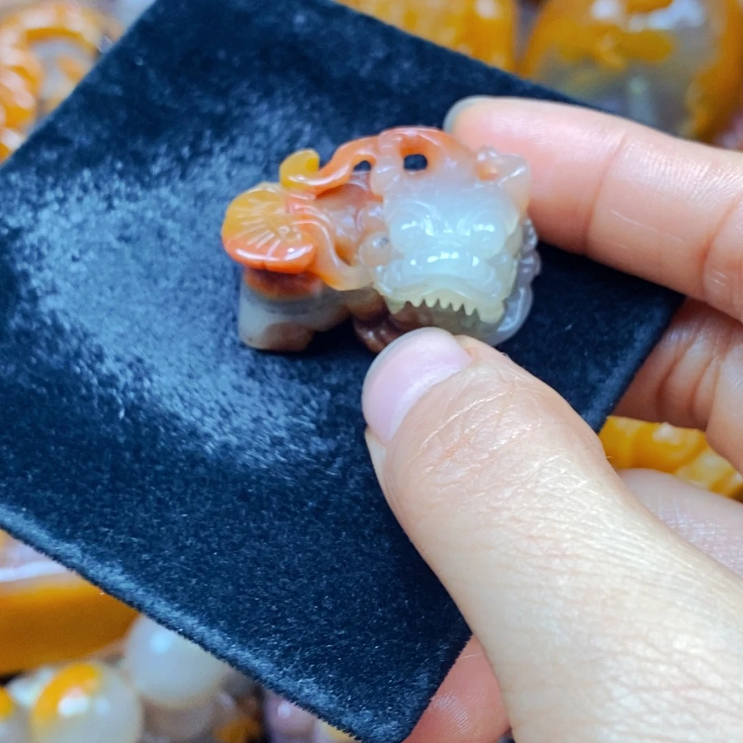 未镶嵌石英质玉（黄龙玉）吊坠(不含链)