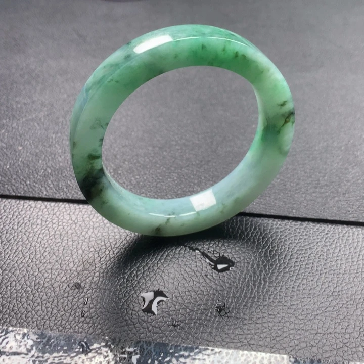 定制翡翠未镶嵌镯子