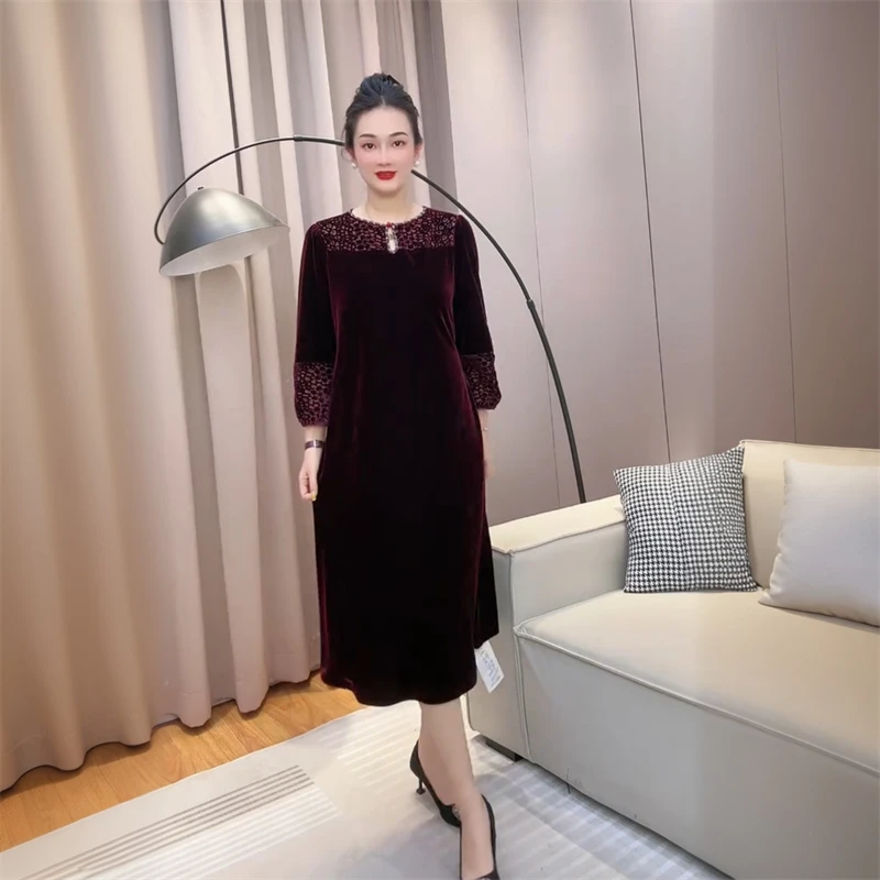 春秋新款中年妈妈过膝长款真丝绒钩花洋气减龄宽松遮肉大码连衣裙