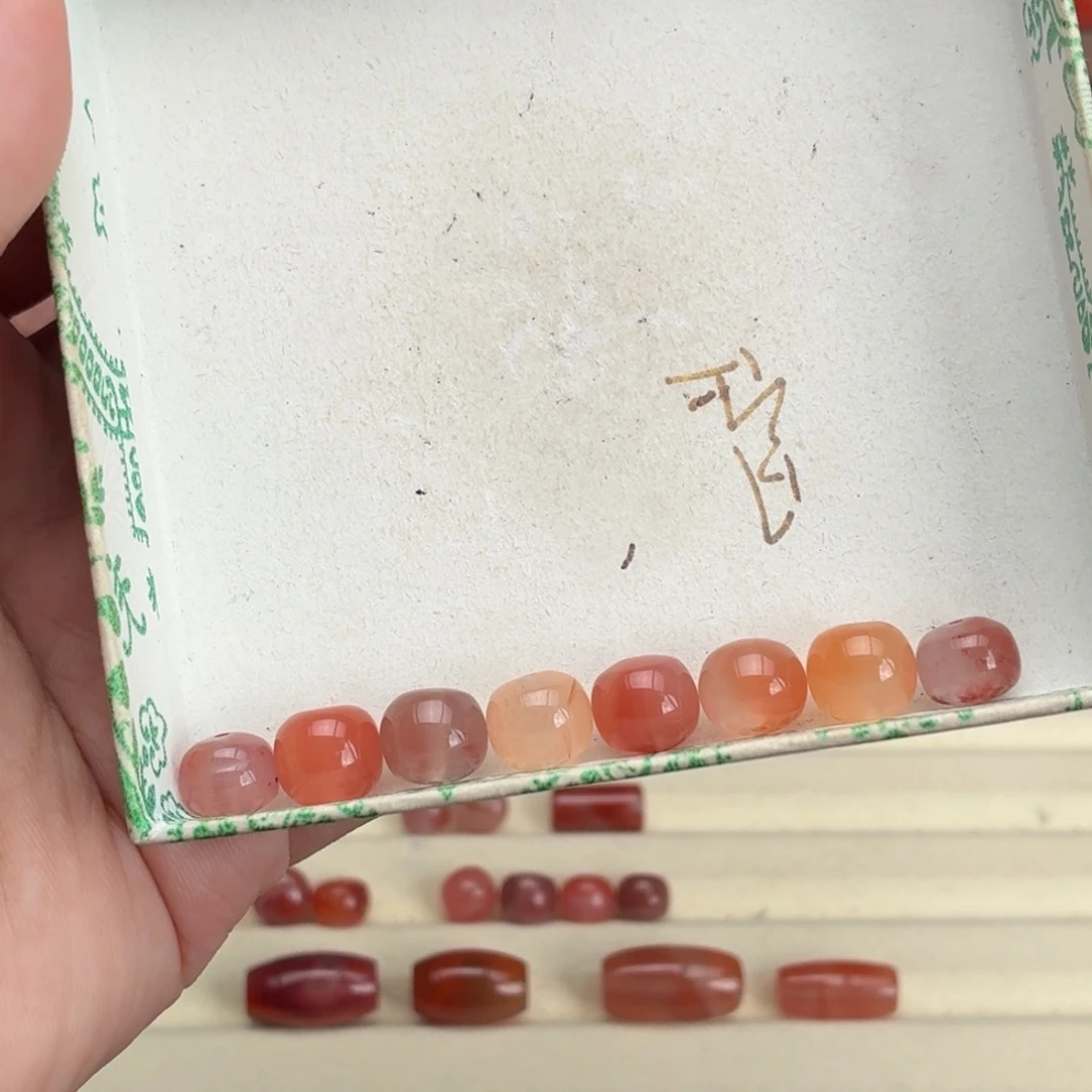 F***M南红玛瑙未镶嵌颈饰8颗老型珠