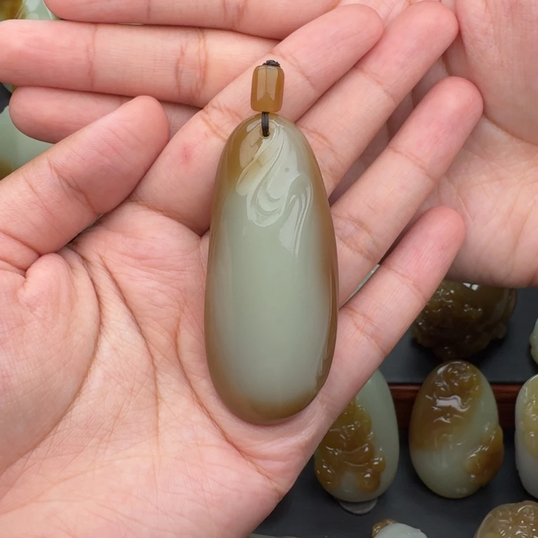 醇***境和田玉未镶嵌颈饰
