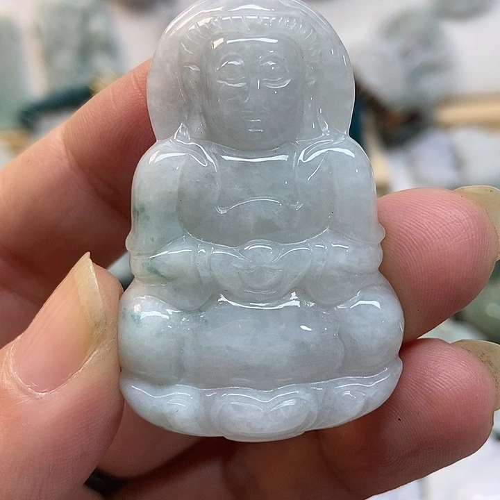 翡翠未镶嵌颈饰观音