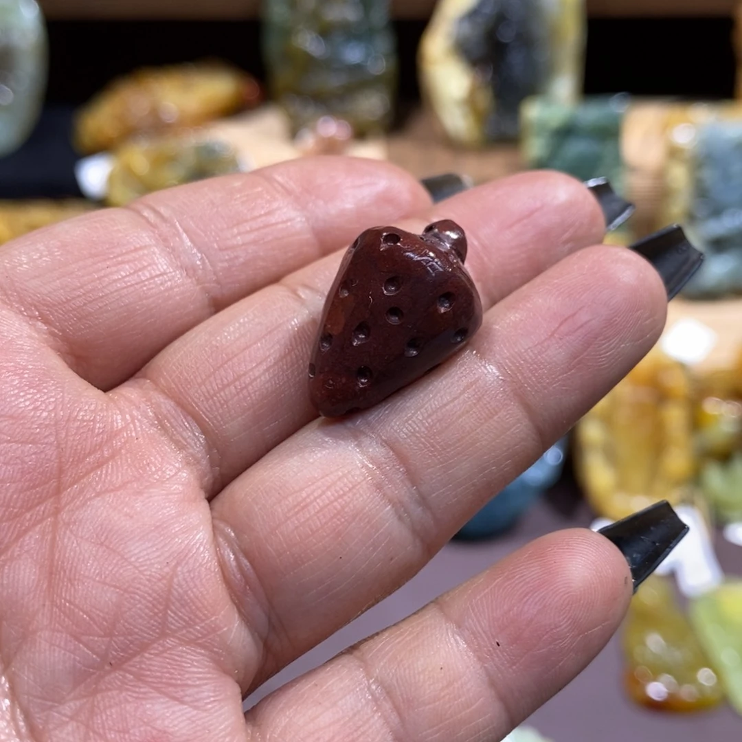 蛇纹石玉未镶嵌颈饰翊*儿