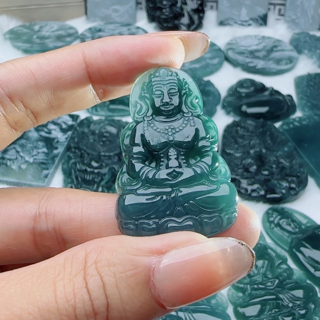 颈饰未镶嵌翡翠多样性发货天然的A货翡翠