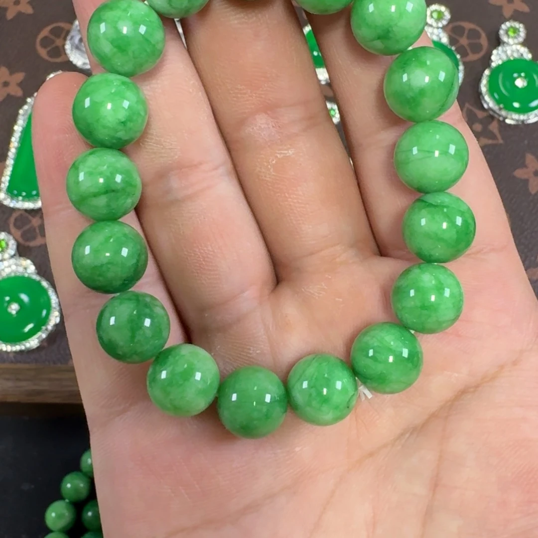 无非金属天然满绿高货翡翠手串