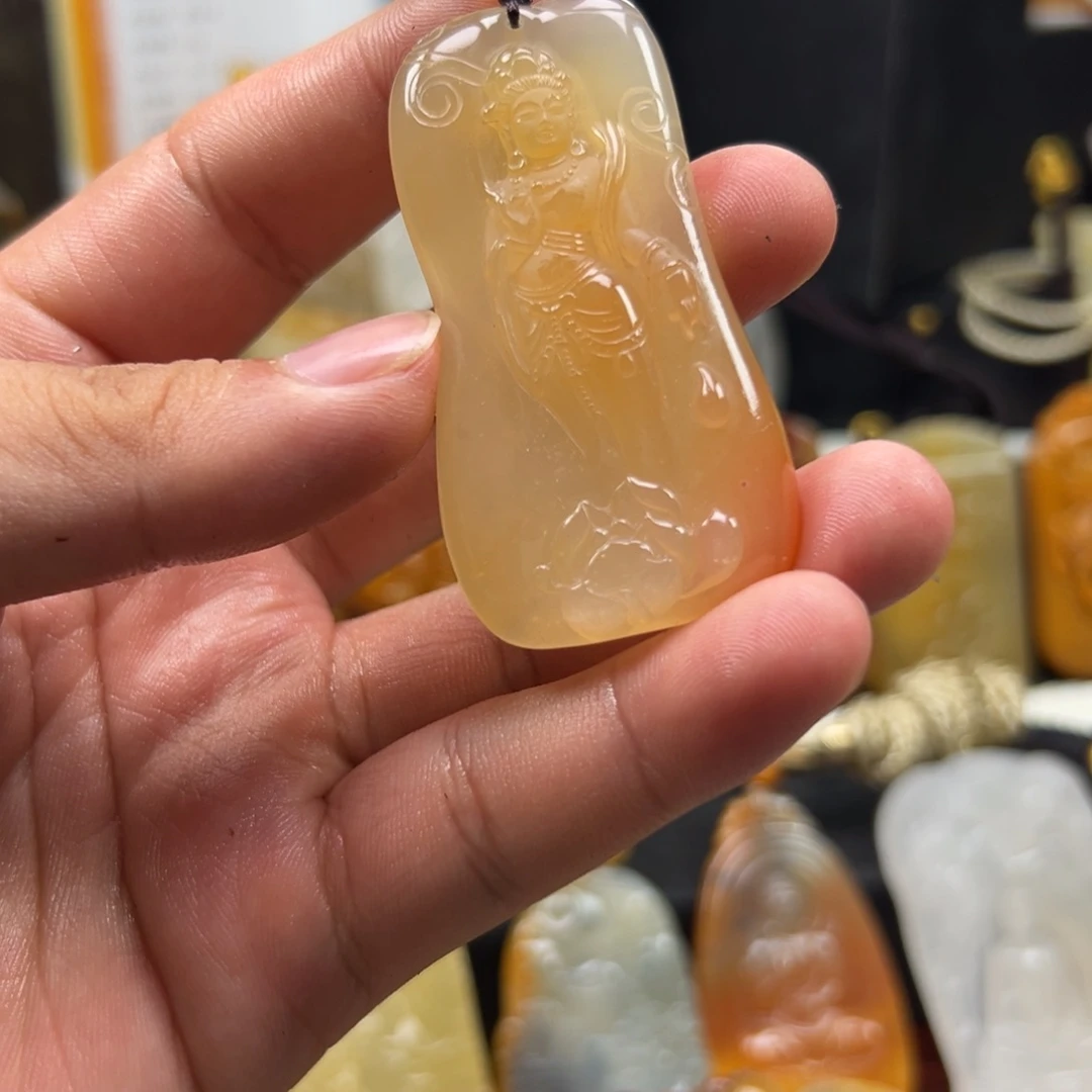 未镶嵌石英质玉（黄龙玉）黄龙玉