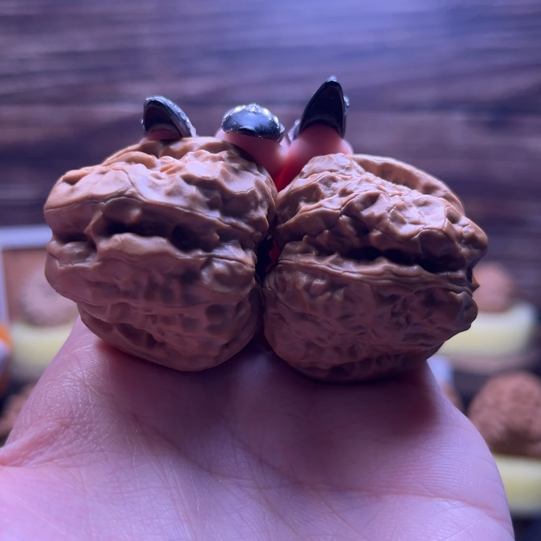 文玩核桃吊坠蛤蟆头闪75