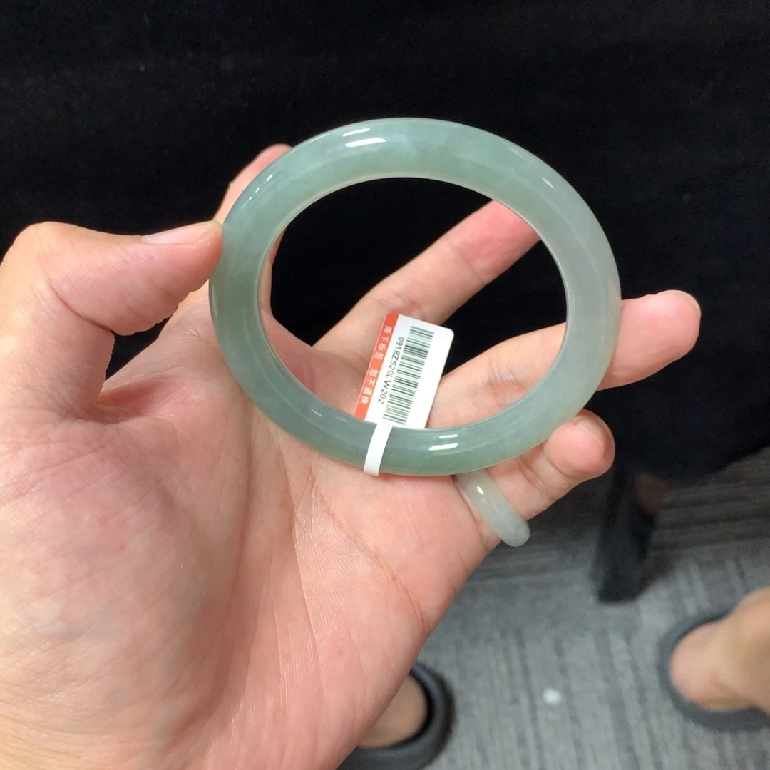 翡翠未镶嵌手镯40号57