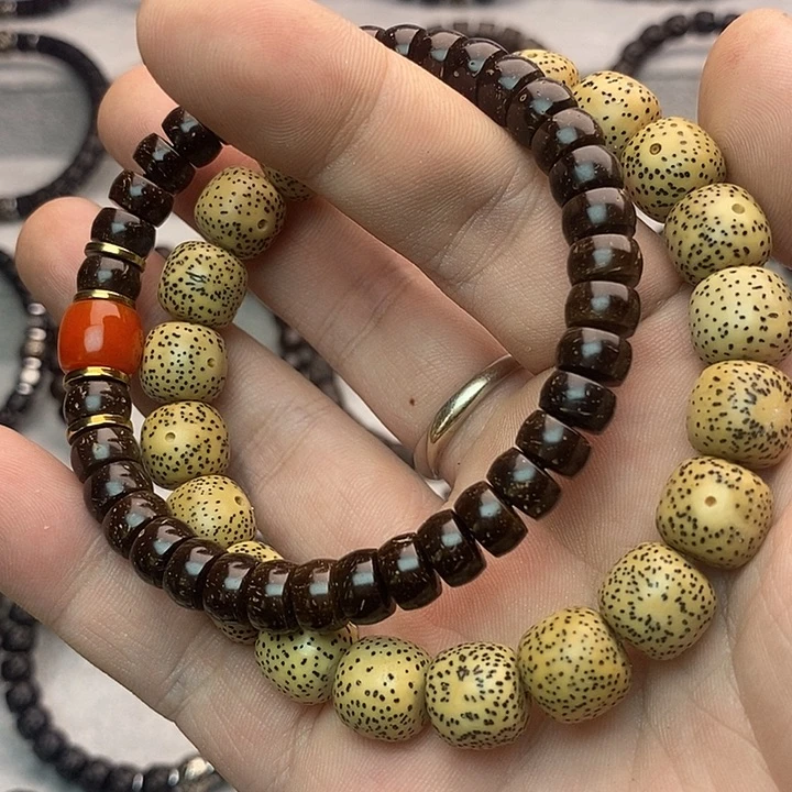 手串椰蒂星月，85光柱搭配红