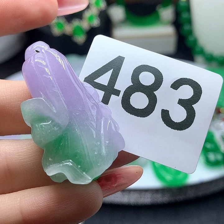 翡翠吊坠(赠链)未镶嵌