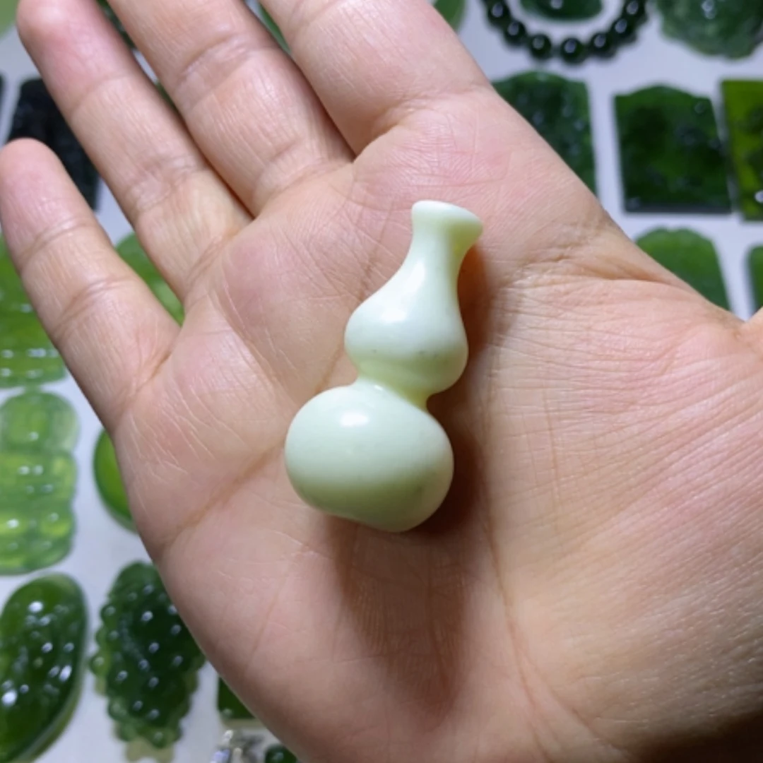 【闪购商品】未镶嵌蛇纹石玉颈饰