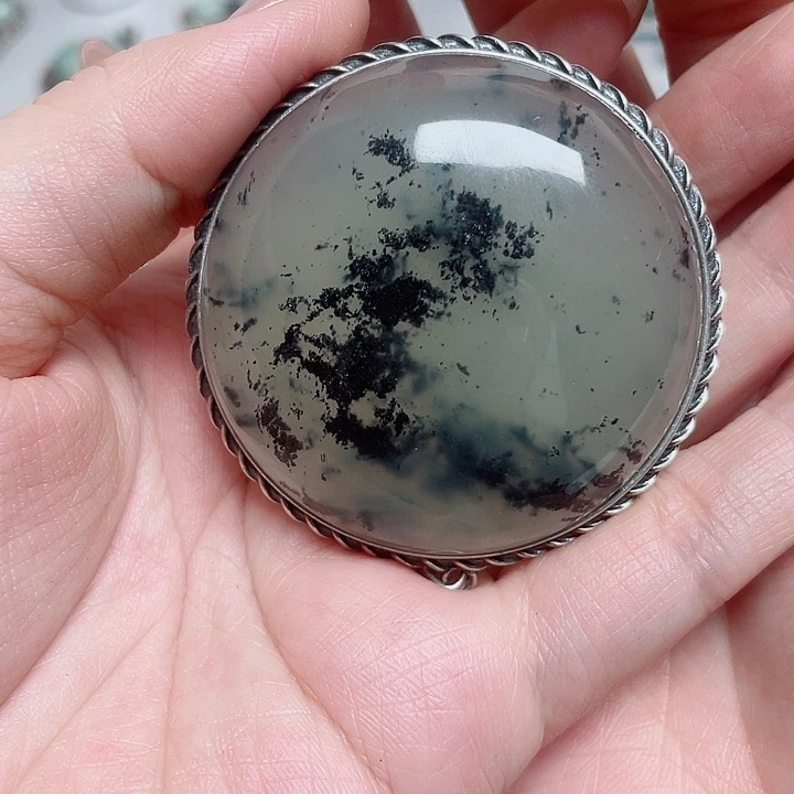 鳯***蓮岫玉银S925镶嵌颈饰