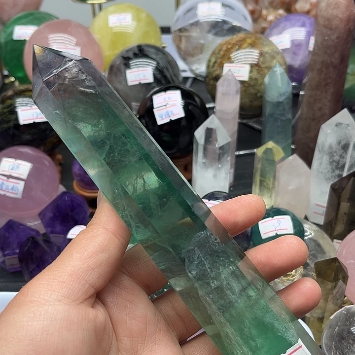 未镶嵌萤石372克萤石柱