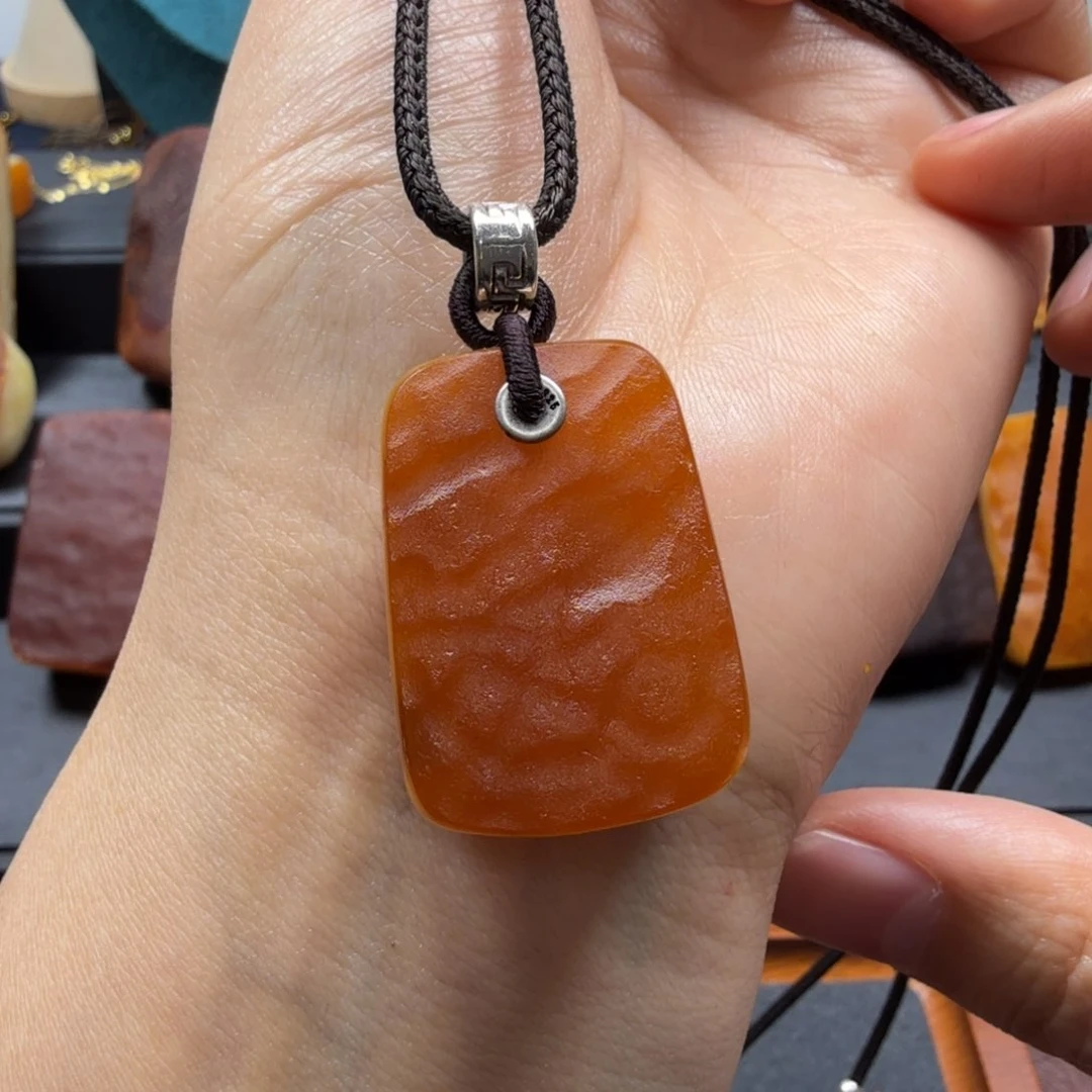 琥珀吊坠(赠链)未镶嵌