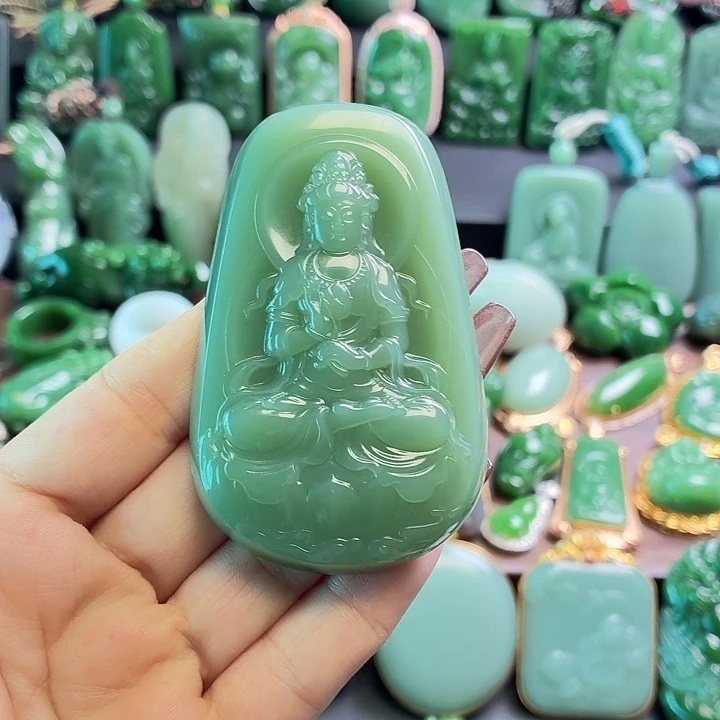 当***的未镶嵌和田玉挂件