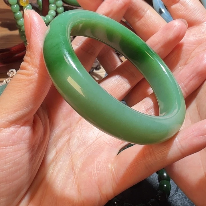 和田玉（碧玉）未镶嵌手镯俄碧 粉绿