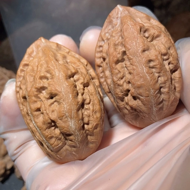 文玩核桃把件东北楸子小雪80