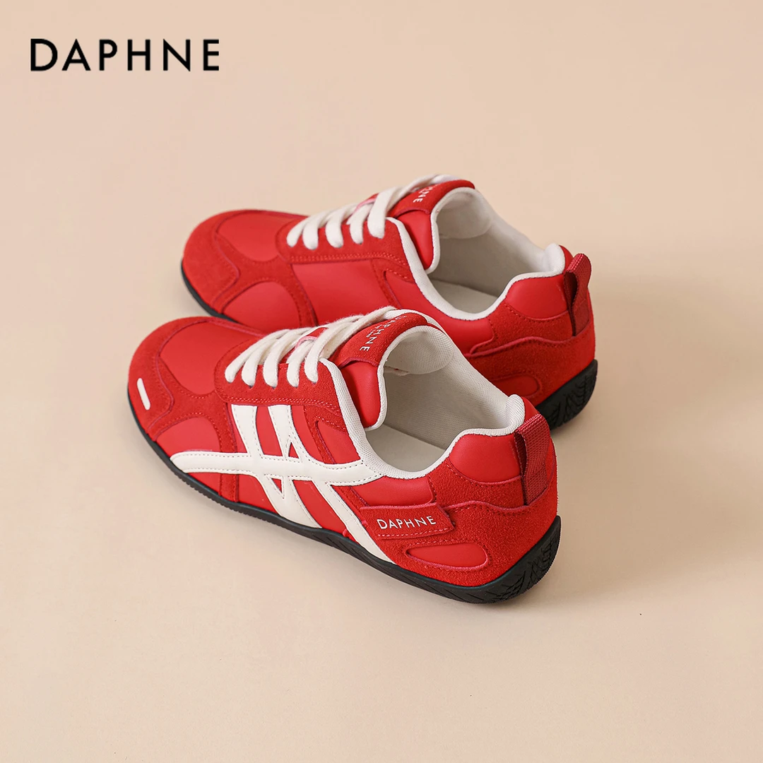 达芙妮红色德训鞋女秋季2025新款休闲鞋百搭超火轻便跑步运动阿甘