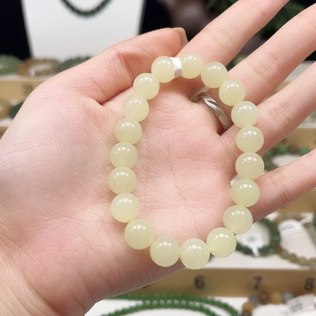 跑***6和田玉未镶嵌手链