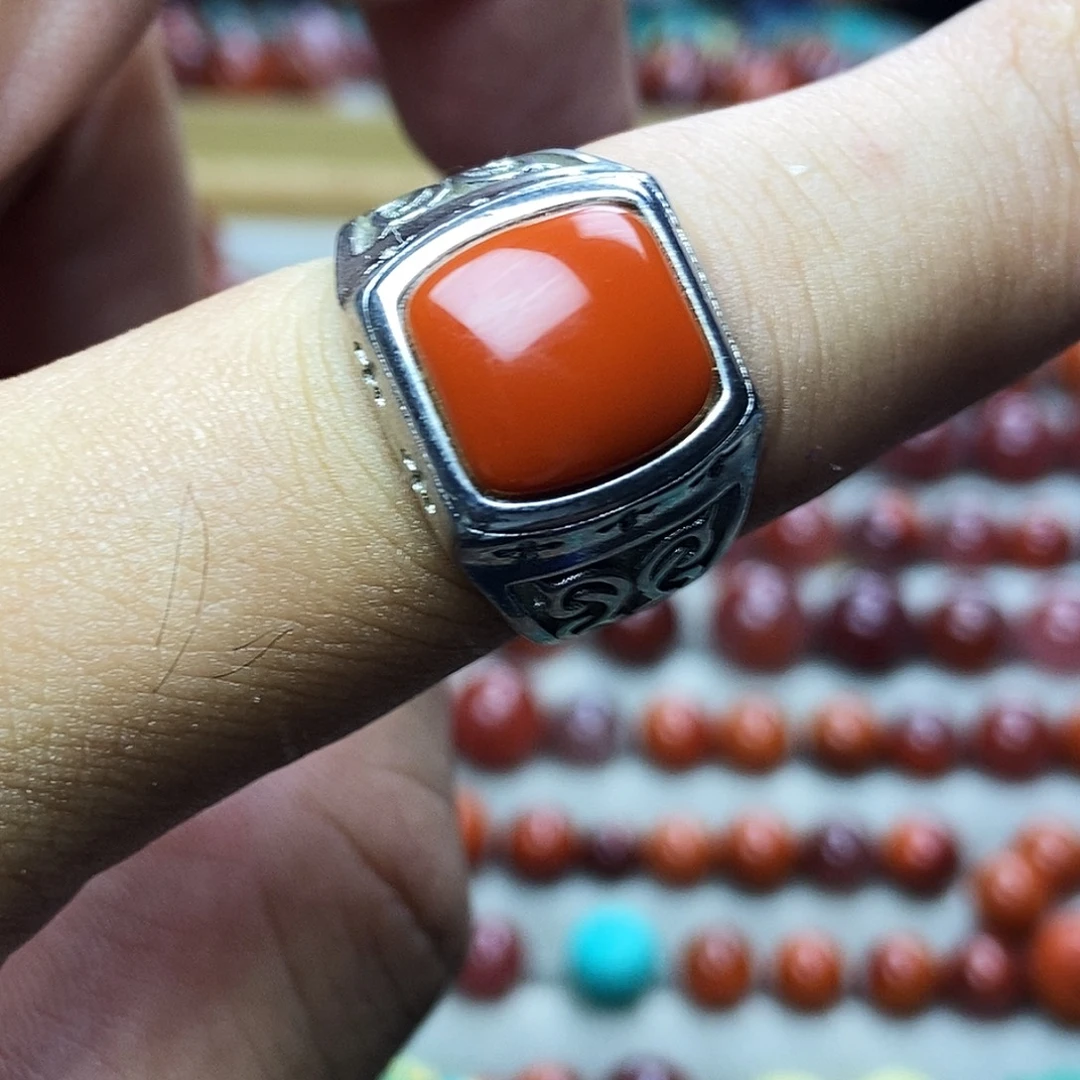 南红玛瑙未镶嵌配饰有瑕疵