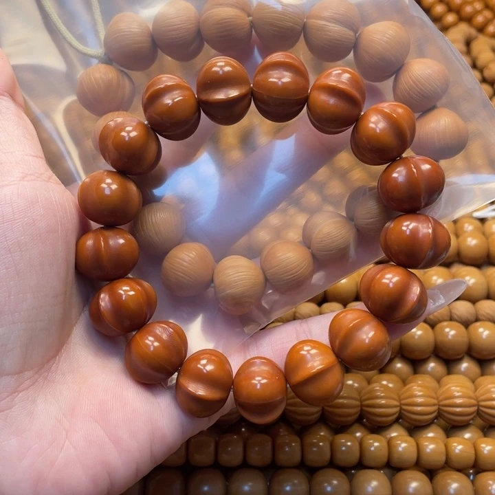 u***核桃微瑕三花大鲨鱼屁桃手持