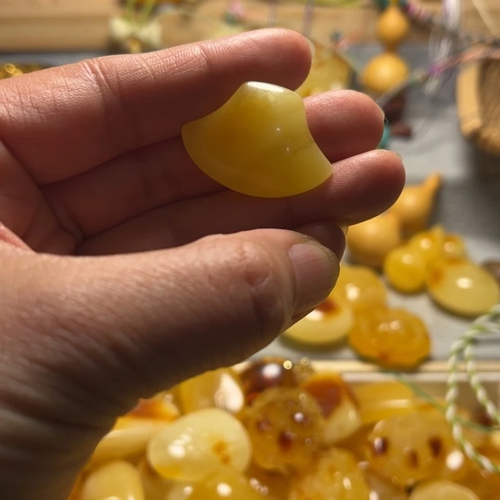 蜜蜡颈饰未镶嵌蜜蜡