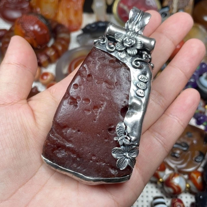 敬***君蜜蜡颈饰未镶嵌蜜蜡