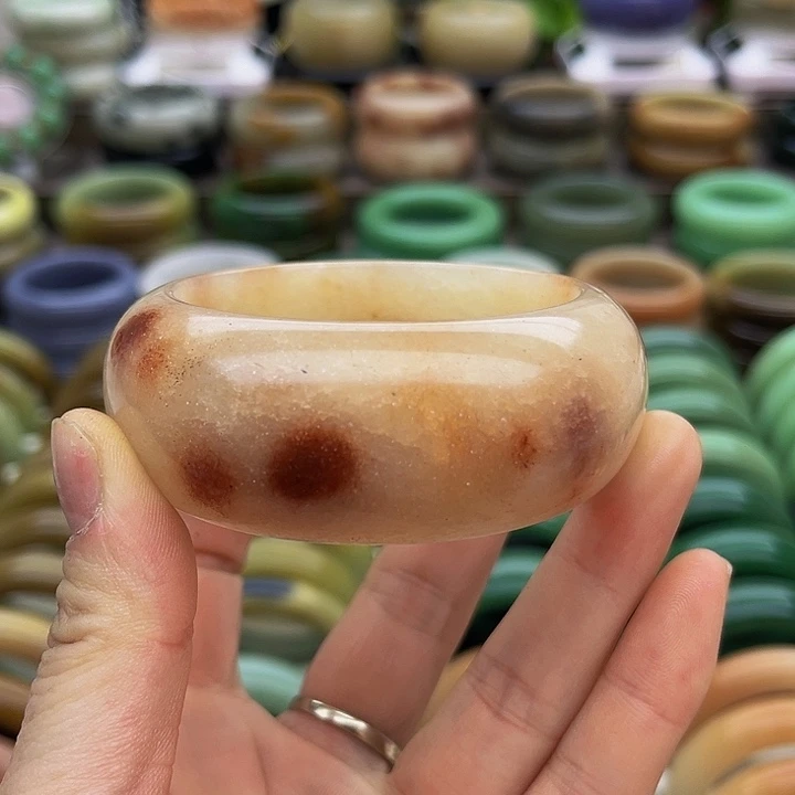 未镶嵌手镯（圆镯）石英质玉