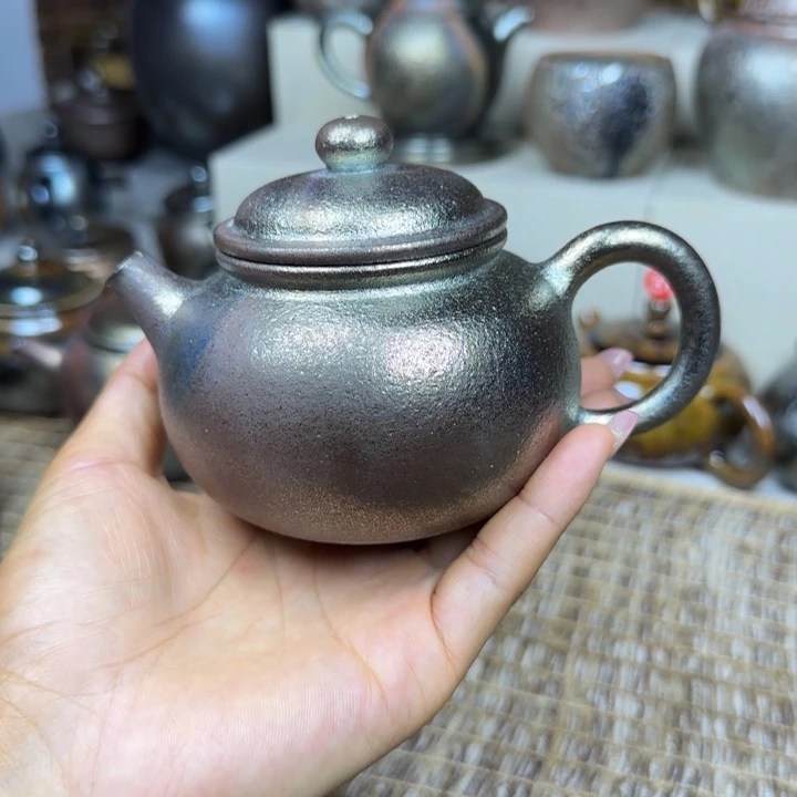 云南建水紫陶柴烧壶