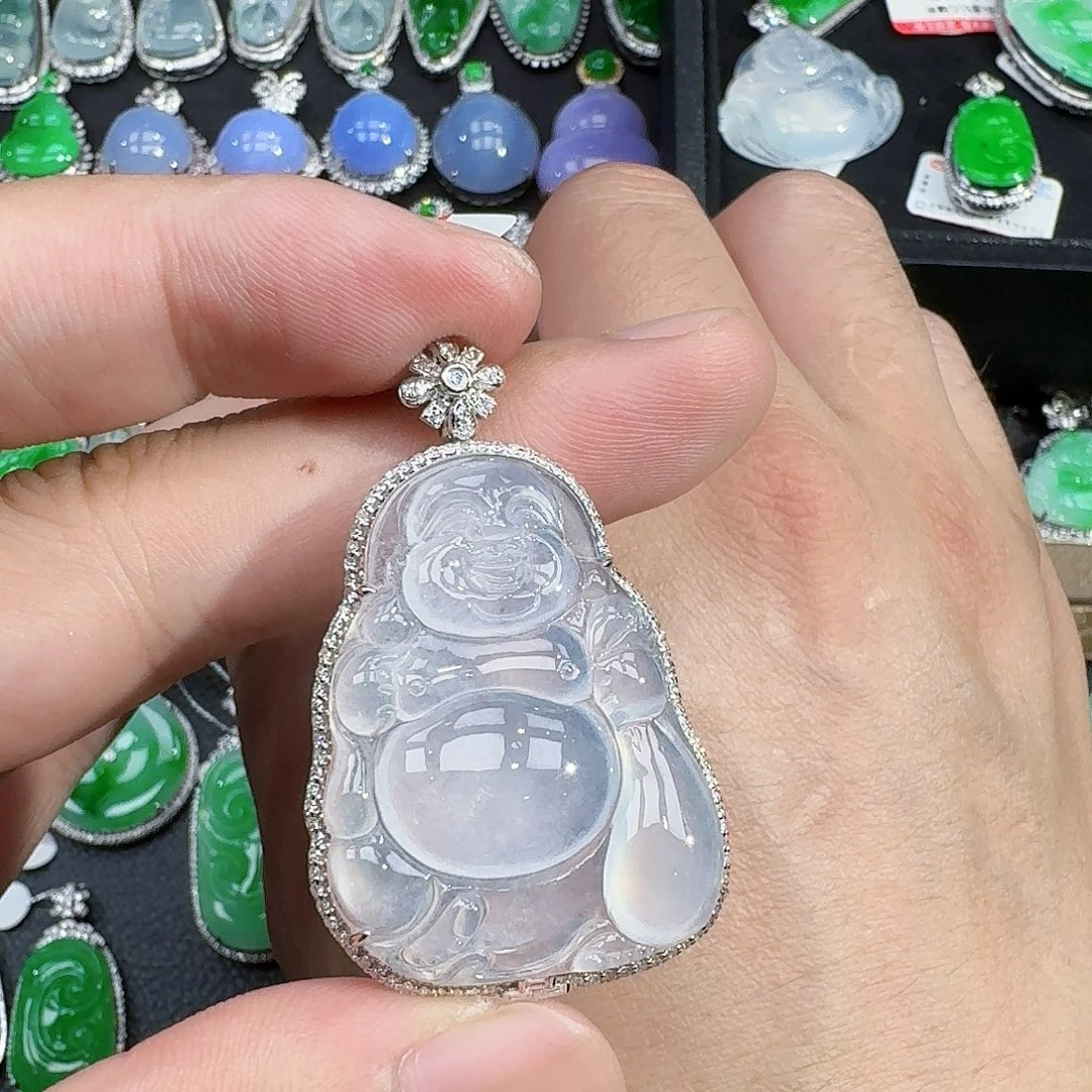 颈饰18K金镶嵌翡翠
