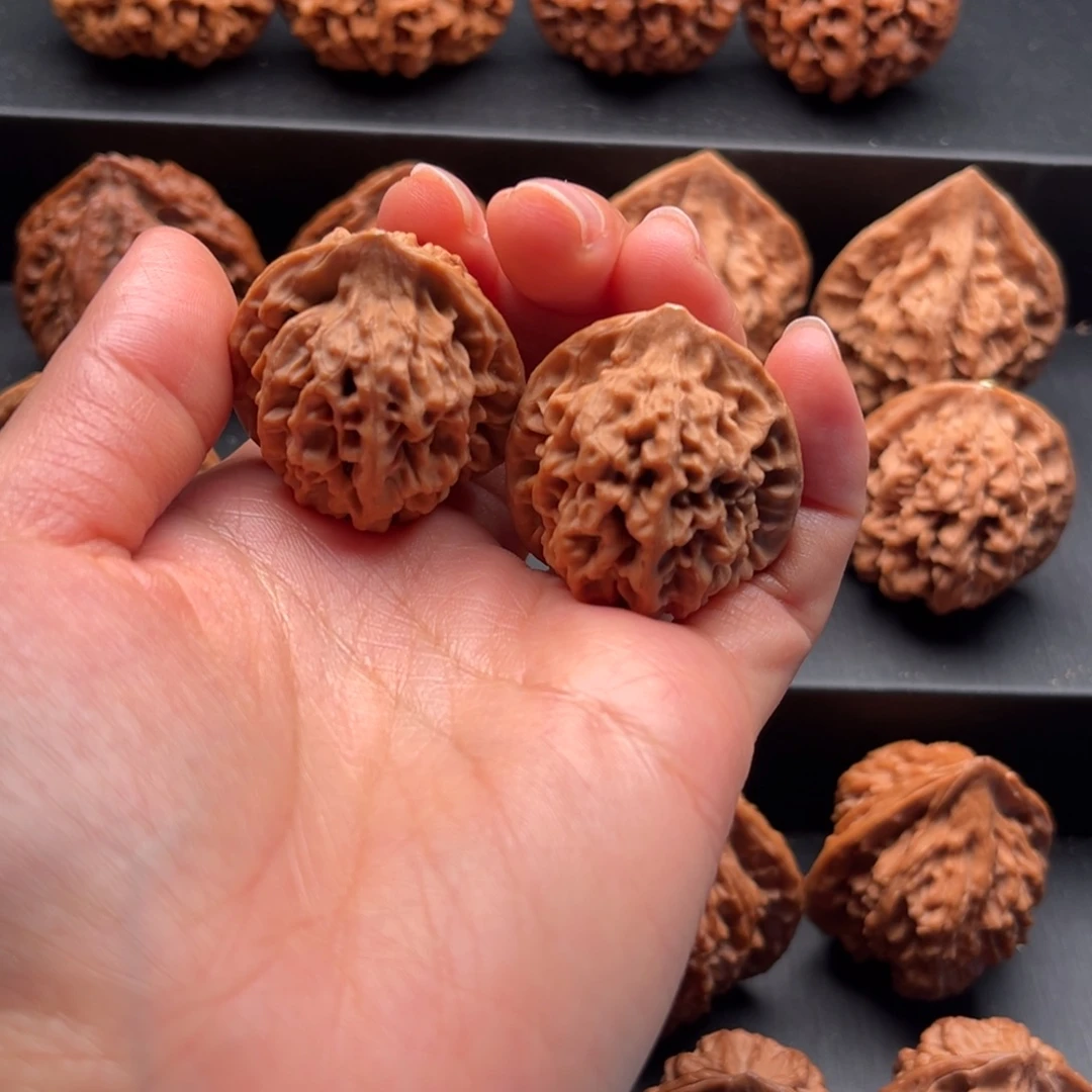 全***0文玩核桃把件秦闷磕尖