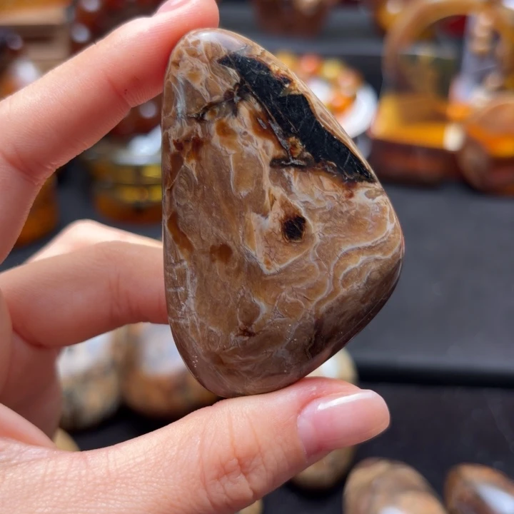 定制琥珀瓷白妖花橘蜜溶洞随形