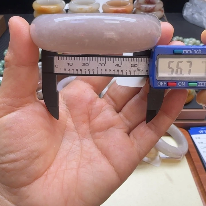 石英岩玉未镶嵌手镯