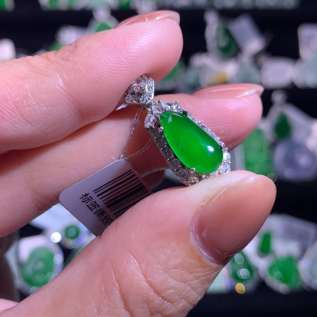 【闪购商品】颈饰银S925镶嵌翡翠
