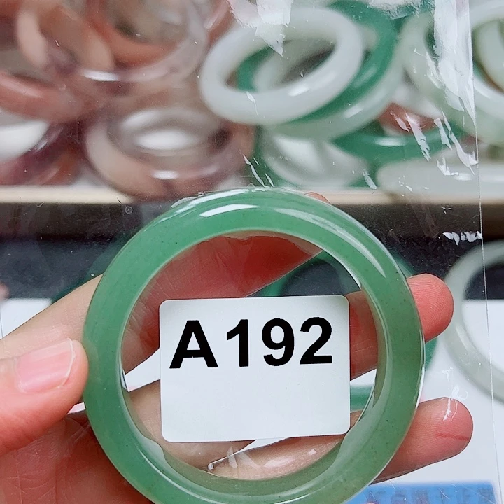 石英质玉未镶嵌手镯52.1