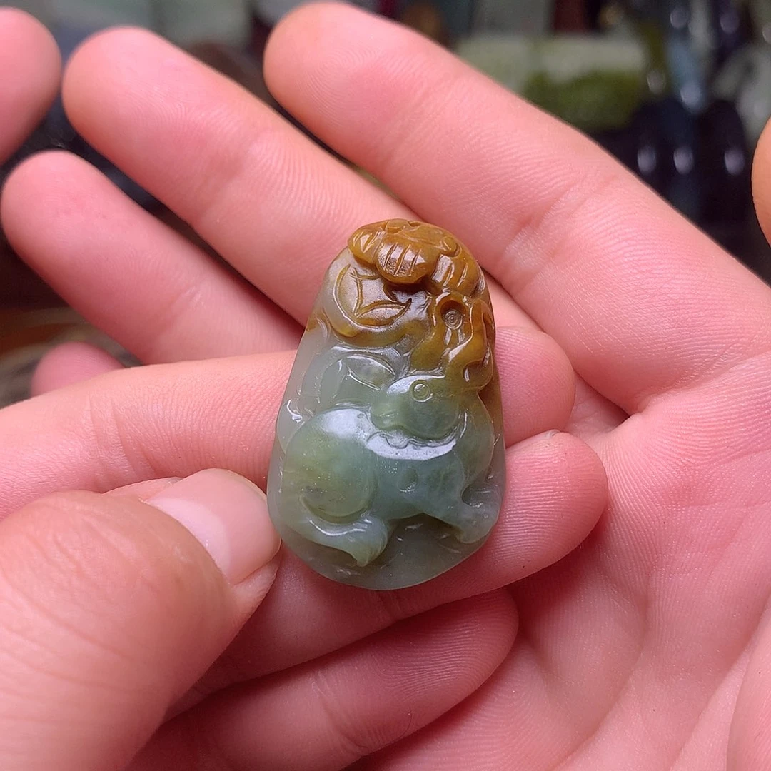 颈饰未镶嵌岫岩河磨玉（透闪石质玉）