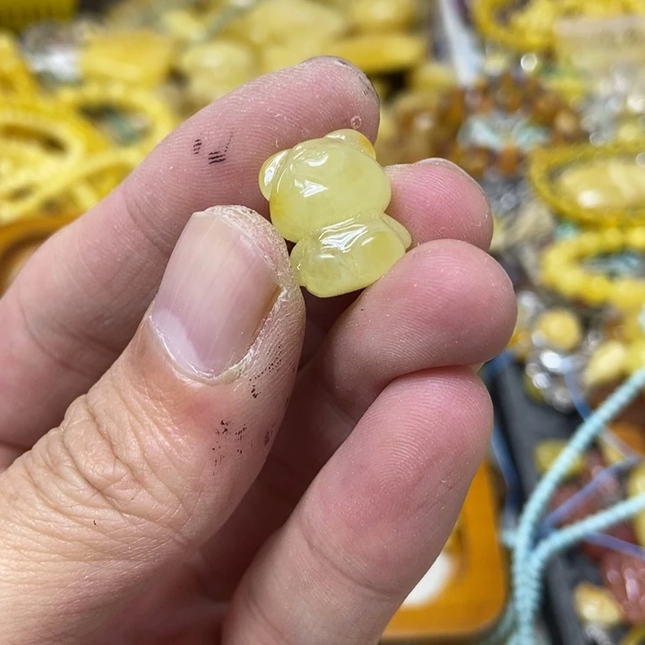 裸石蜜蜡未镶嵌吊坠