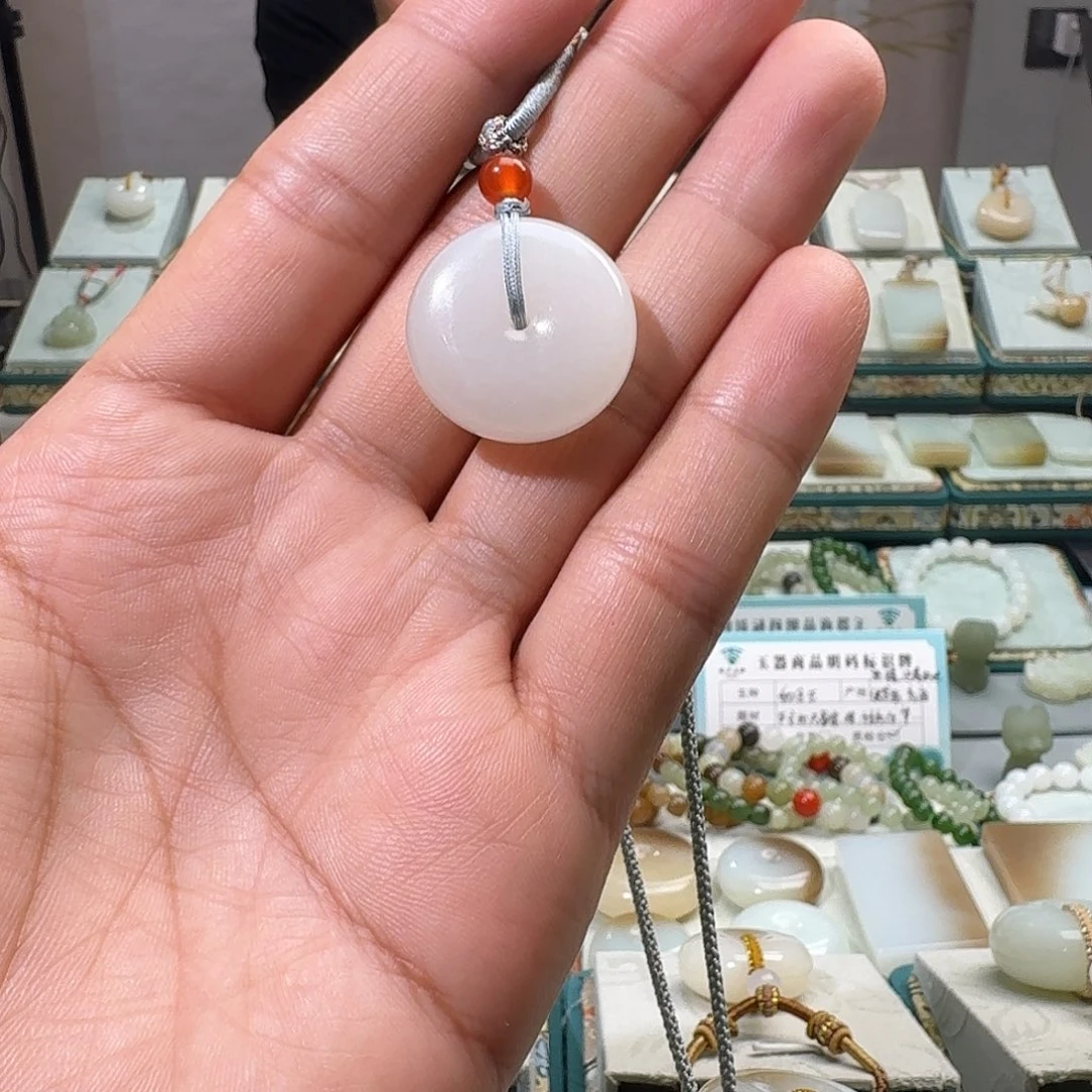 颈饰未镶嵌和田玉