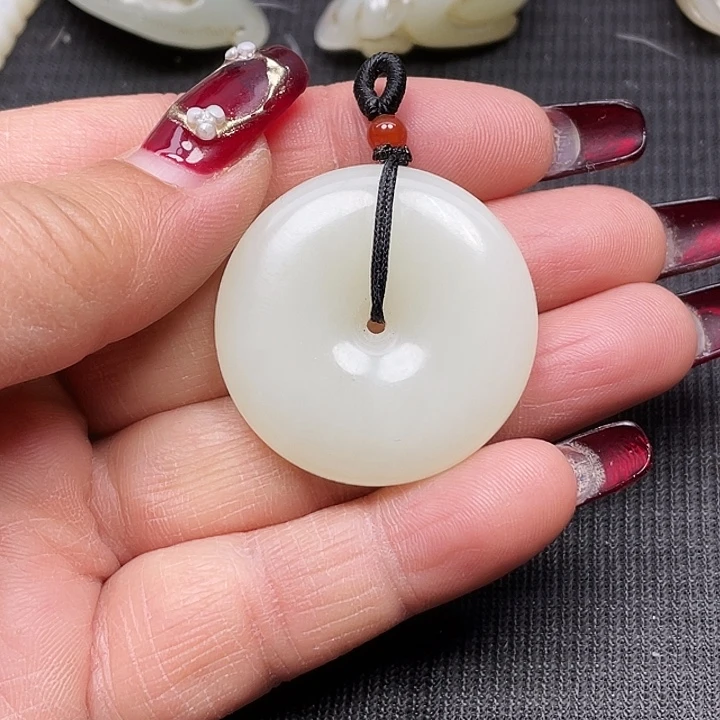 和田玉挂件未镶嵌顺***吧