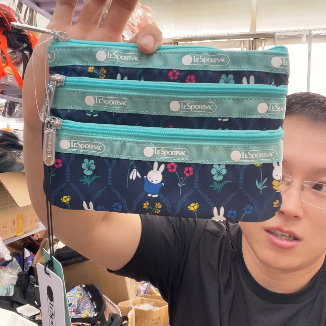 PU化妆包等各种产品的