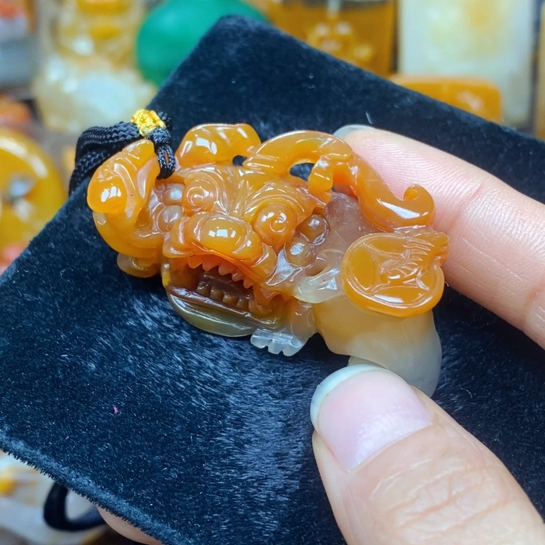 未镶嵌石英质玉（黄龙玉）吊坠(不含链)