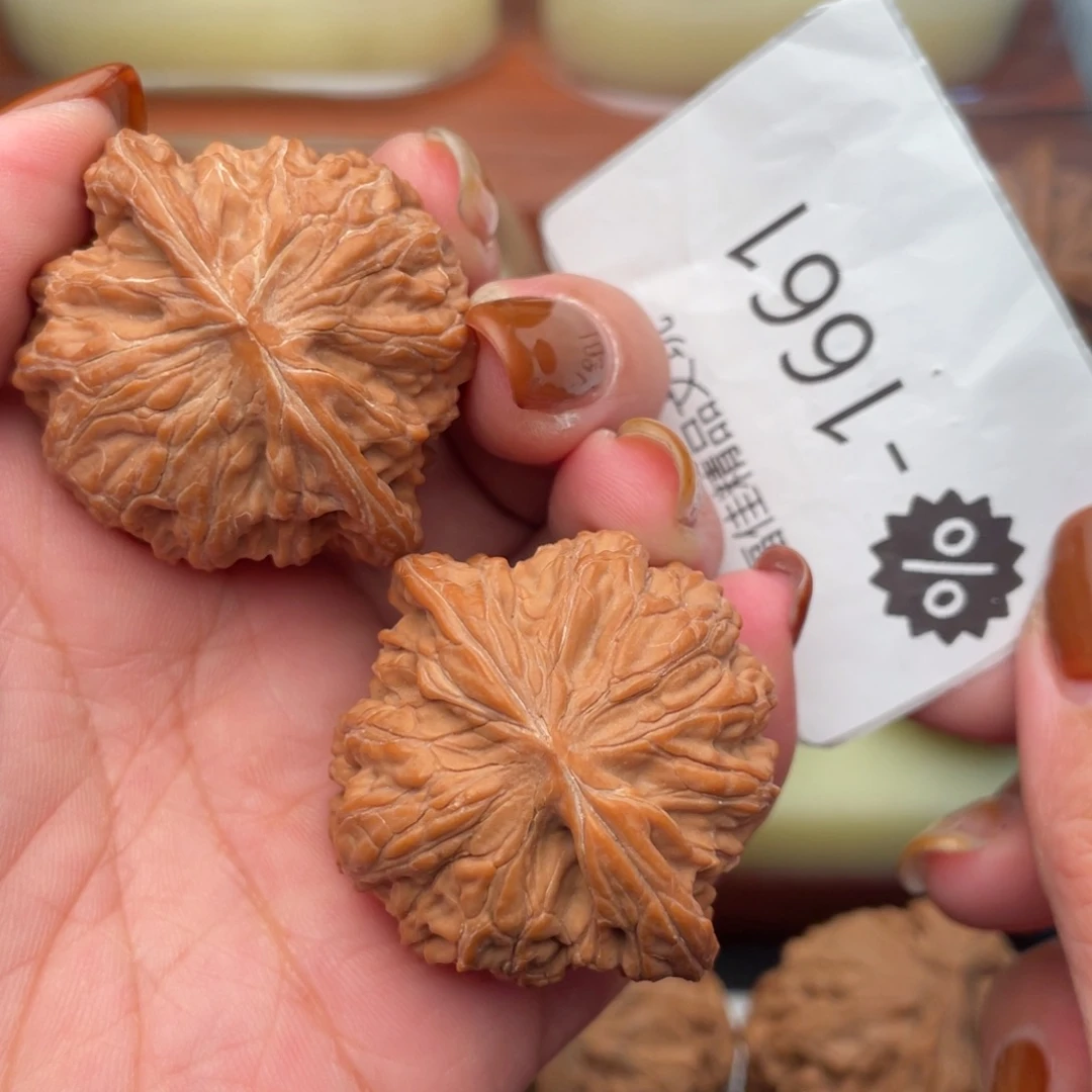 你***鹰把件文玩核桃41山地红皮磨盘